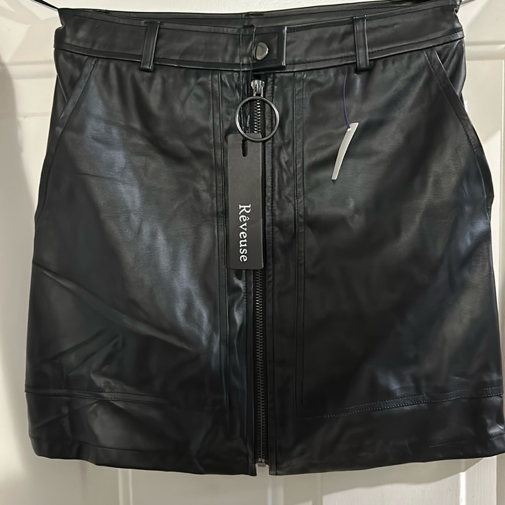 NWT Reveuse Skirt size S
